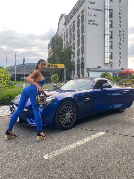 Alaston vuotanut OnlyFans-kuva Ladygang