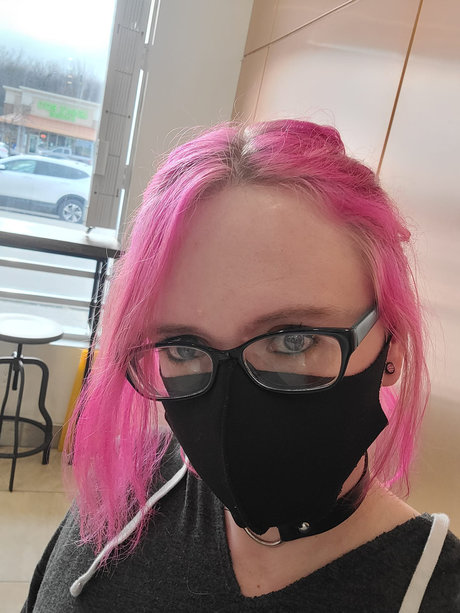 Alasti lekkinud OnlyFans-i pilt Kyaria