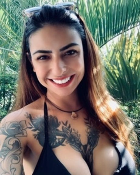 Naken läckt OnlyFans-bild av Hrika Marques
