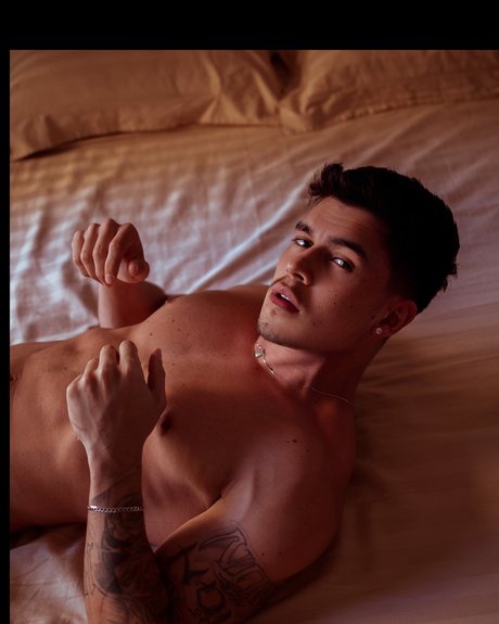 Foto nua vazada do OnlyFans de Victor Prado