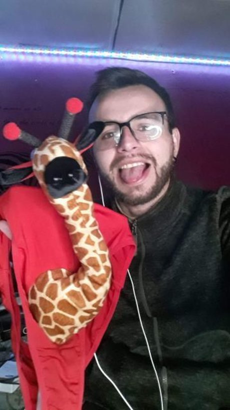 Naken läckt OnlyFans-bild av Fox Boy