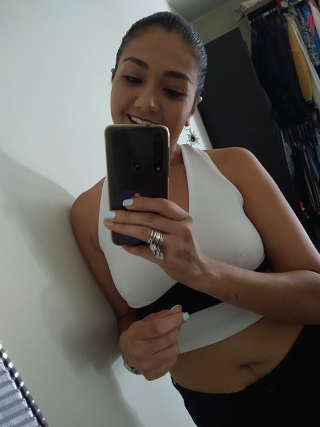 Nøgent lækket OnlyFans-billede af Gata