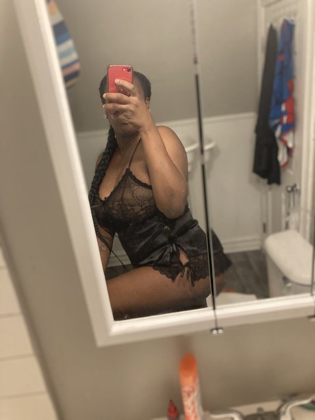Naken läckt OnlyFans-bild av Taste Of Mercy