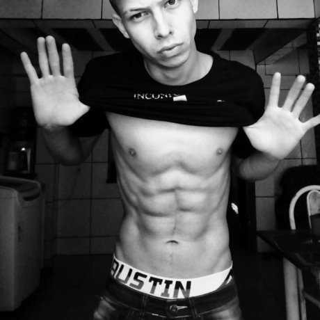 Обнаженная фотография утечки OnlyFans от Yurerodrig