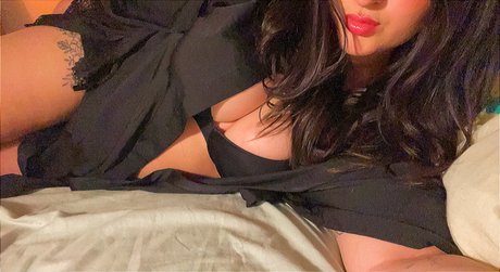 Naakte gelekte OnlyFans-foto van Charlotte