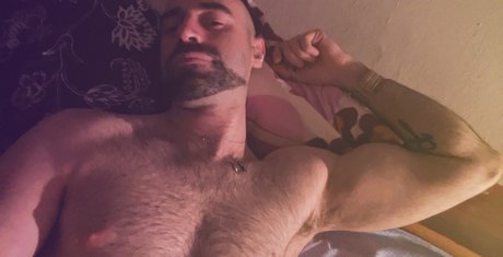 Naken läckt OnlyFans-bild av Alexander Paradiso
