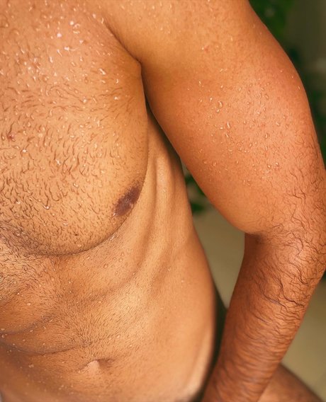Naken läckt OnlyFans-bild av Chris