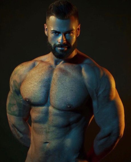 Обнаженная фотография утечки OnlyFans от Victor Dangelo