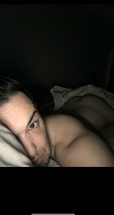 Naken läckt OnlyFans-bild av Mr Cameo
