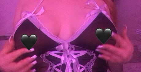 Naken läckt OnlyFans-bild av Saski