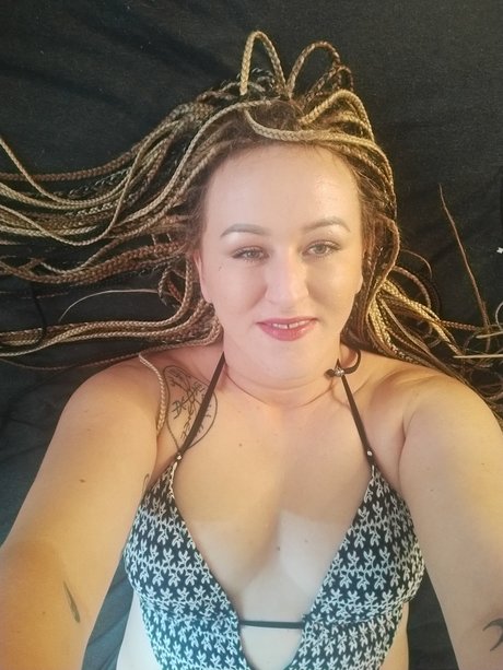 Naakte gelekte OnlyFans-foto van Lasanra Todd