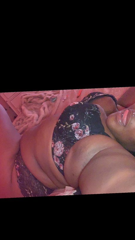 Nacktes geleaktes OnlyFans-Foto von Shakia Snow