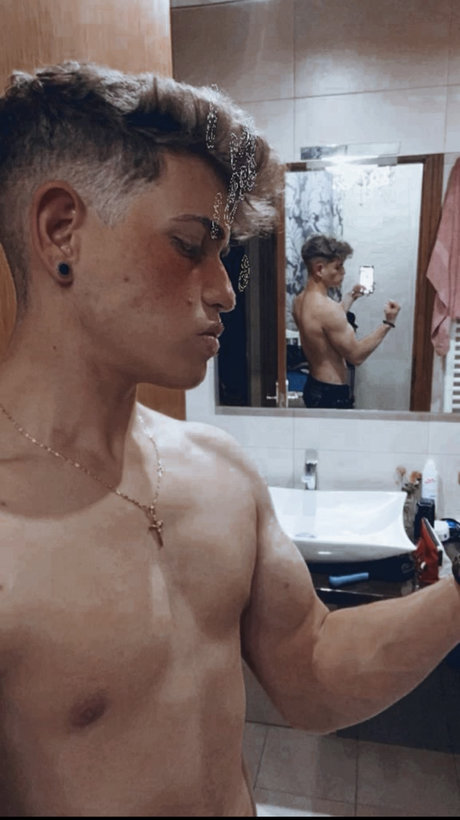 Alaston vuotanut OnlyFans-kuva More