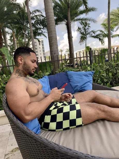 Обнаженная фотография утечки OnlyFans от Itslouisrosa
