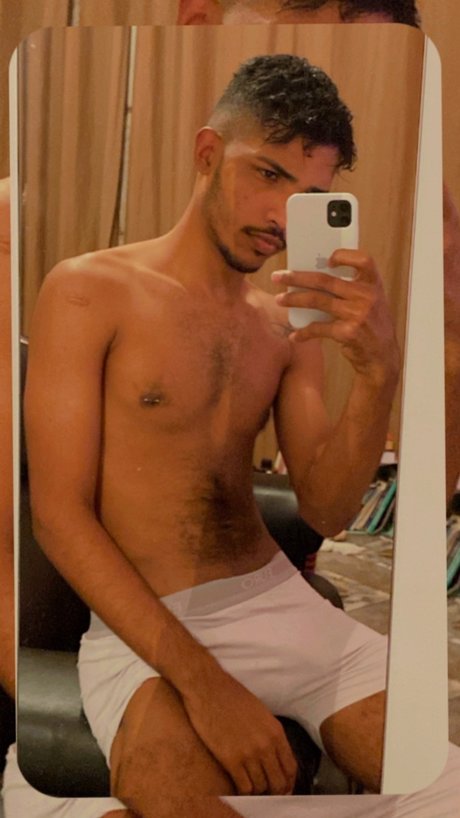 Alaston vuotanut OnlyFans-kuva Salomao Lopes