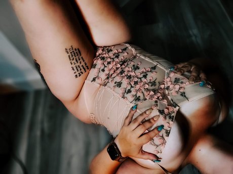 Naken läckt OnlyFans-bild av Winter