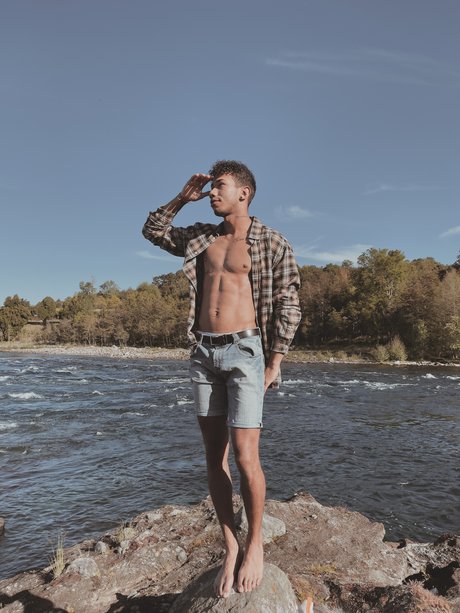 Nahá fotka uniklých OnlyFans od Hugo Dubois