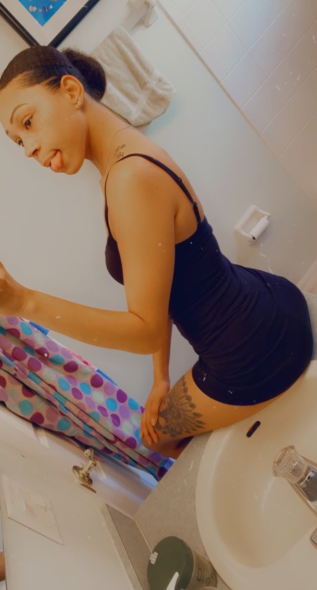 Naken lekkede OnlyFans-bilde av Lyssa