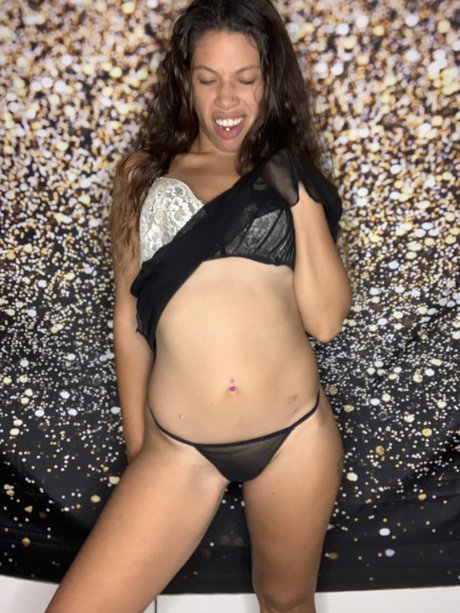 Foto nua vazada do OnlyFans de Beauty And The Beast 