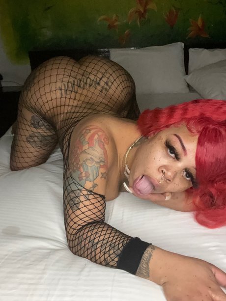 Обнаженная фотография утечки OnlyFans от R E D 