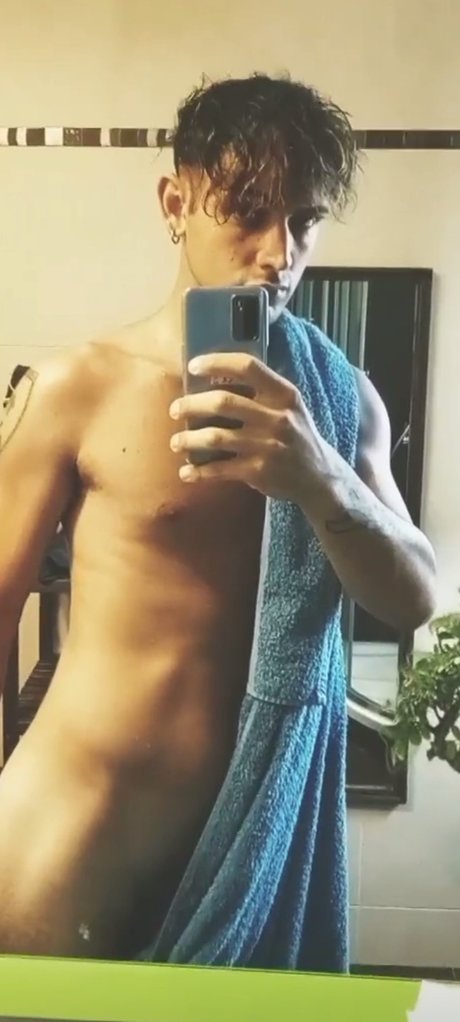 Naken läckt OnlyFans-bild av Yu Xl