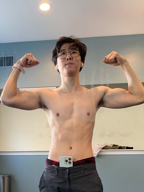 Alaston vuotanut OnlyFans-kuva Yungricewang