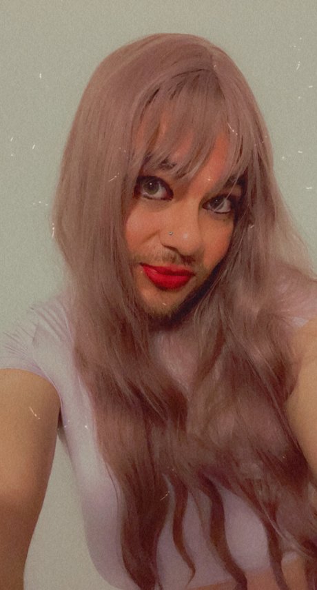 Nacktes geleaktes OnlyFans-Foto von Violet Sapphire