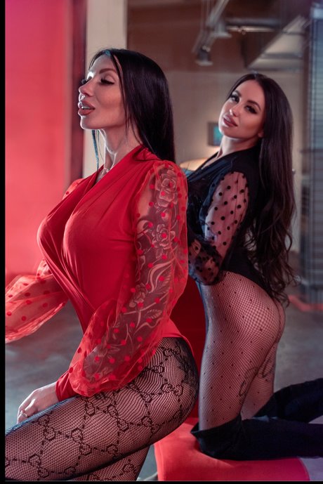 Twinscarolines OnlyFans泄露裸照