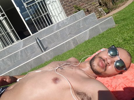 Naken läckt OnlyFans-bild av Scott