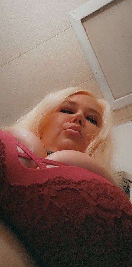 Nagie wyciekłe zdjęcie OnlyFans od Bambi Xoxo