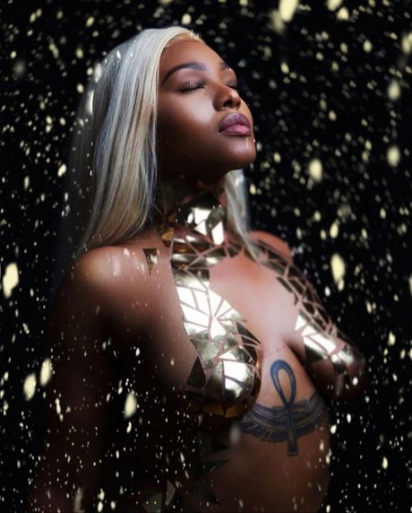 Naken läckt OnlyFans-bild av Saged Pussy