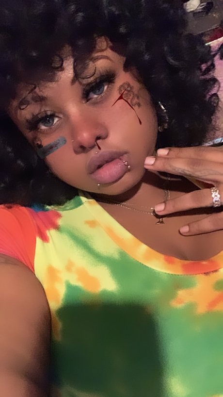 Naken läckt OnlyFans-bild av The Masked Jinx
