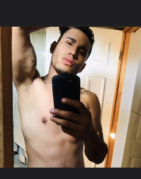 Nahá fotka uniklých OnlyFans od Kelvis Jose