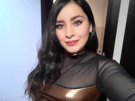 Naakte gelekte OnlyFans-foto van Mady