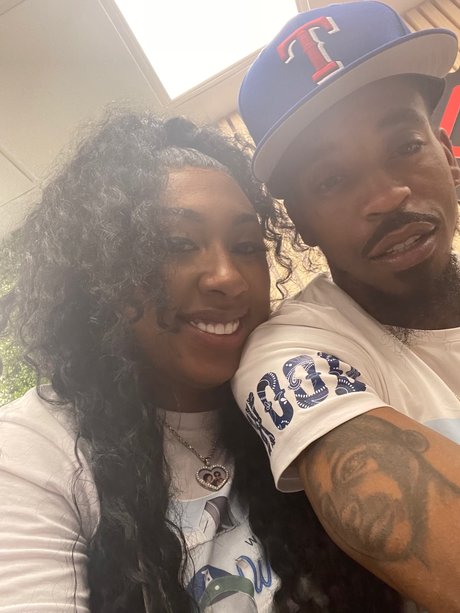 Alaston vuotanut OnlyFans-kuva Bayhood N Tee