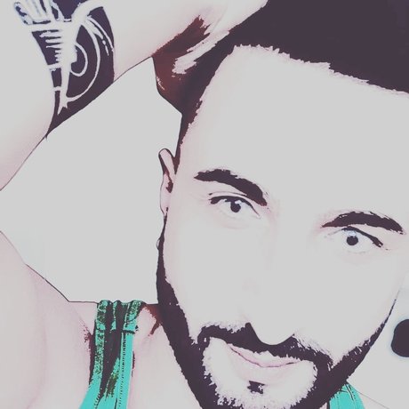Foto di nudo di fuga di OnlyFans di Aadat2021