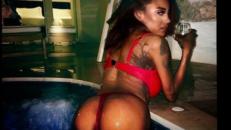 Alaston vuotanut OnlyFans-kuva Kalizziefree