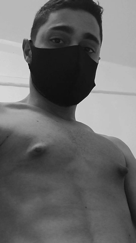 Osamuelfaker OnlyFansリークヌード写真