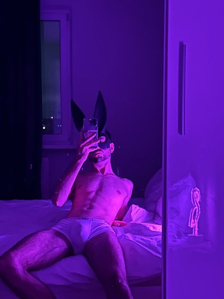 Naken läckt OnlyFans-bild av Anton A