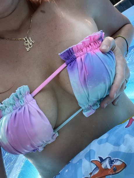 Naken läckt OnlyFans-bild av Justine