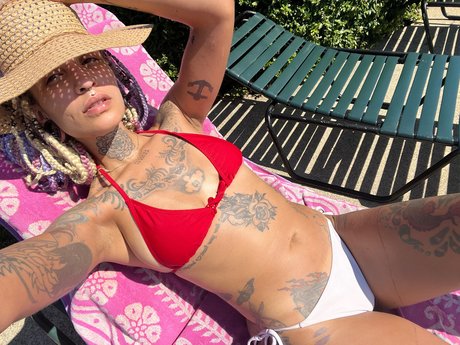 Naken läckt OnlyFans-bild av Sunnierae