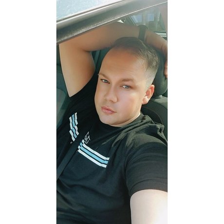 Alaston vuotanut OnlyFans-kuva Jason Davies