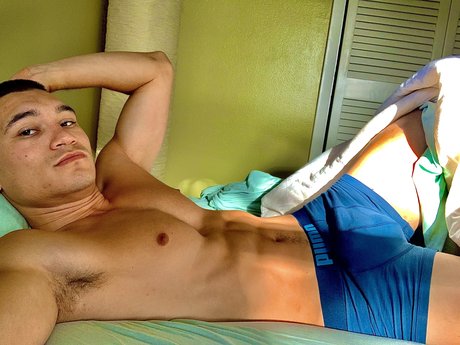 Naken läckt OnlyFans-bild av Raphaels Favorites