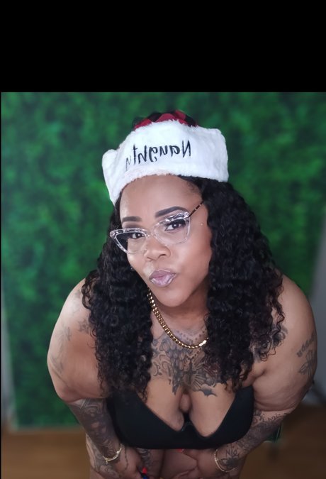 Naken läckt OnlyFans-bild av Tatted Diamond
