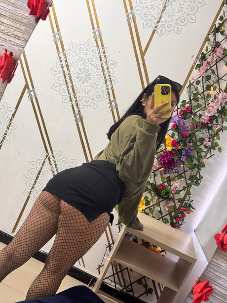 Alasti lekkinud OnlyFans-i pilt  Ohar 