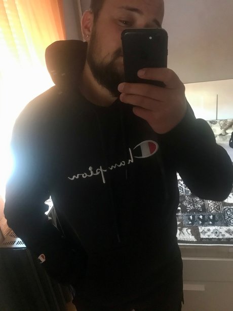 Naken lekkede OnlyFans-bilde av Rocco