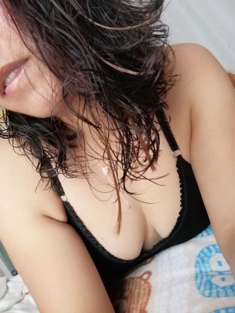 Naakte gelekte OnlyFans-foto van Karensex