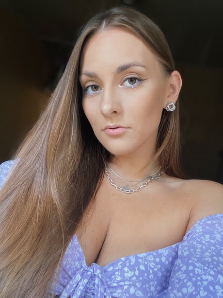 Alasti lekkinud OnlyFans-i pilt Juliia