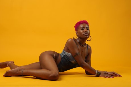 Alaston vuotanut OnlyFans-kuva Seductress