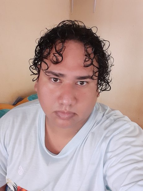 Обнаженная фотография утечки OnlyFans от Ruben Martinez